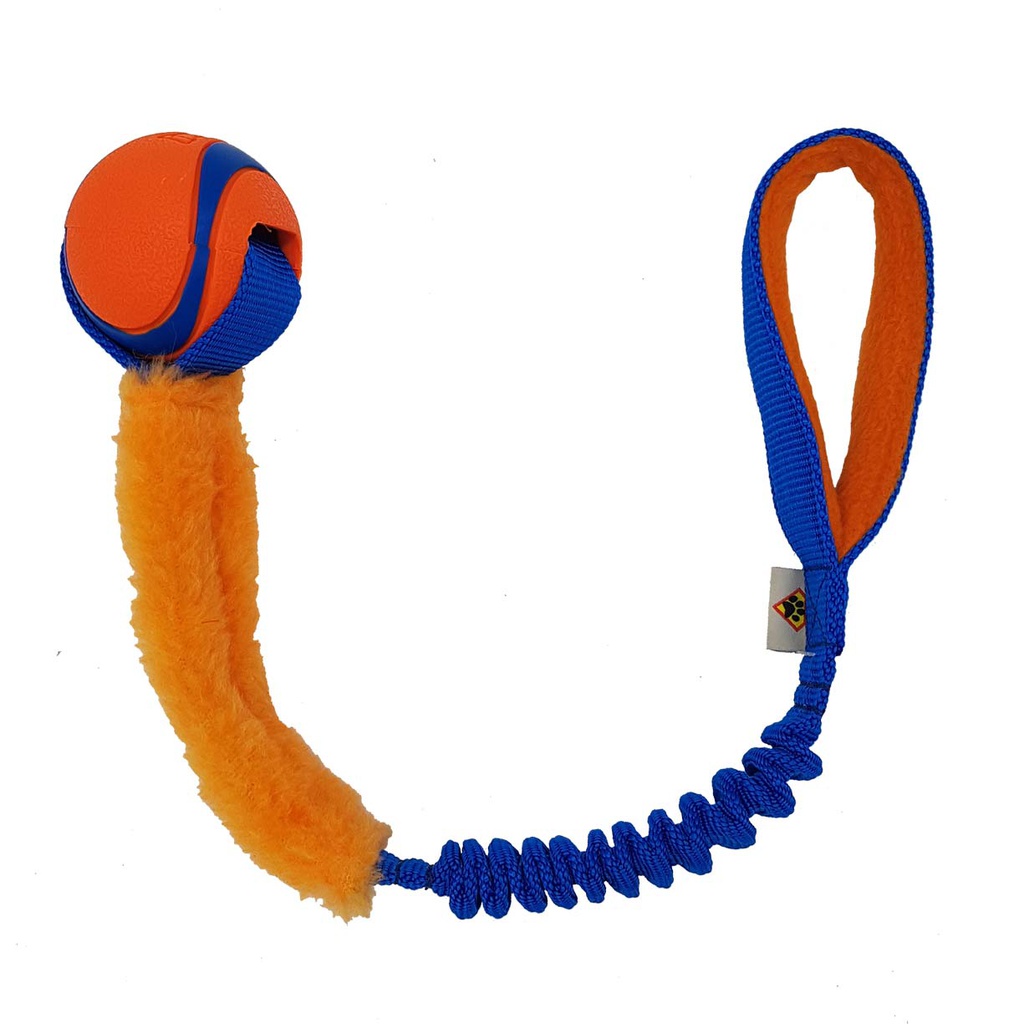 Zerrspielzeug mit Chuckit-Ball und Fell